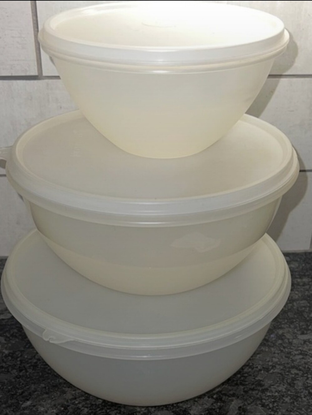 Vintage Wonderlier Tupperware Mixing Bowl Set Of 3 with Lids